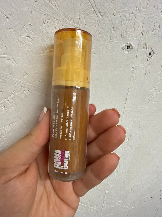 Ready for my close-up foundation - Shade: T2 Brown Sugar