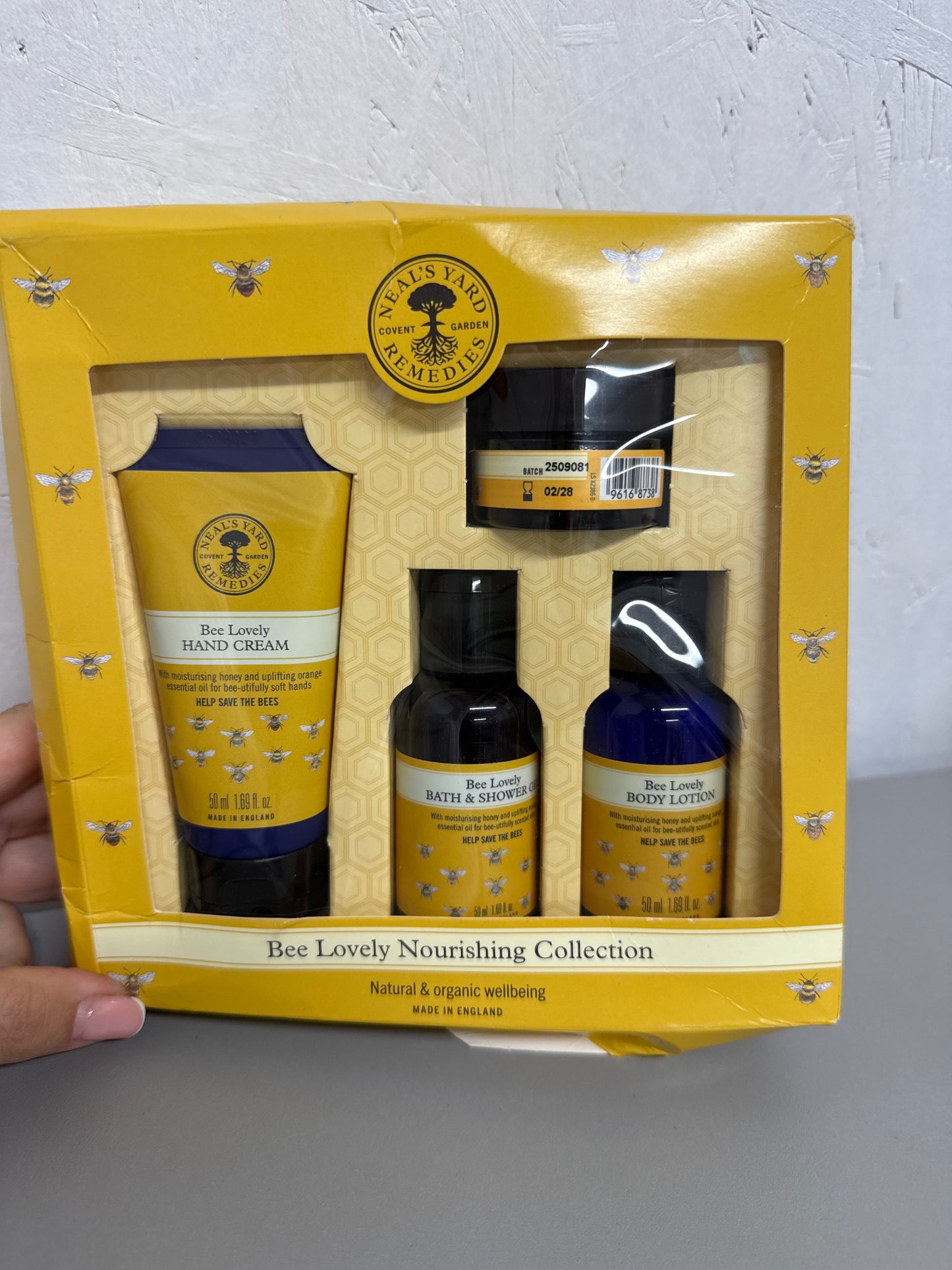 Neal's Yard Remedies | Bee Lovely Nourishing Collection