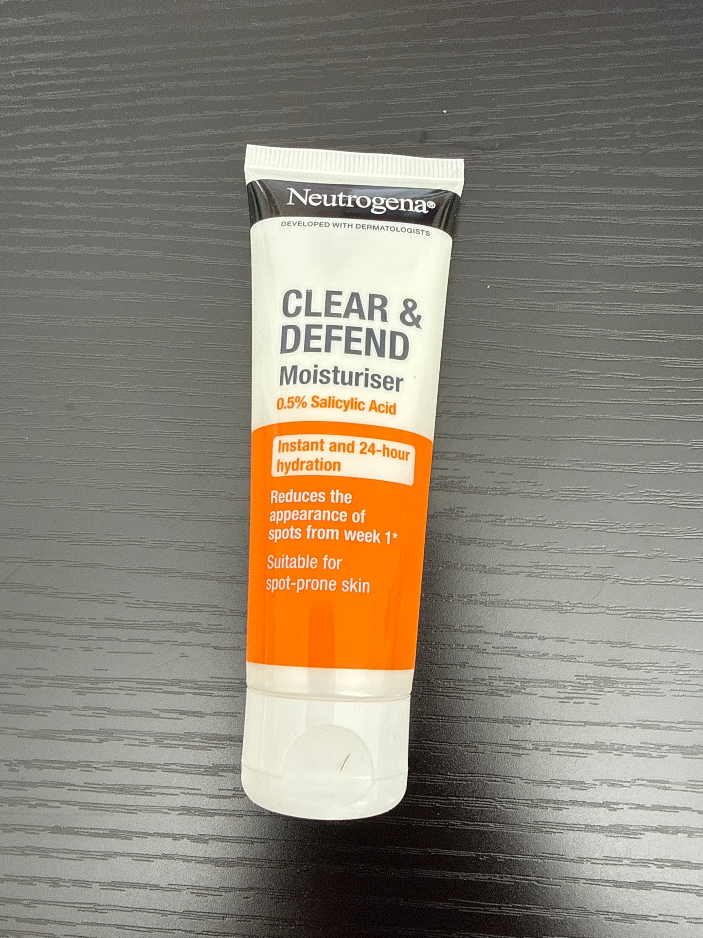 Neutrogena - Clear & Defend Moisturiser 50ml