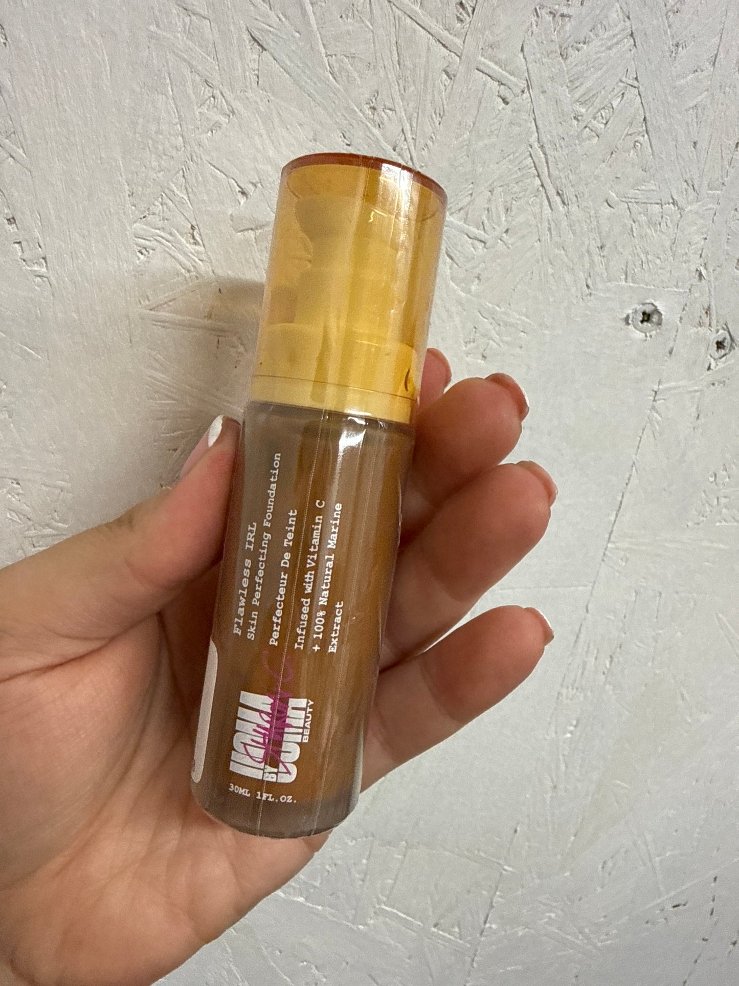 Ready for my close-up foundation - Shade: T3 Brown Sugar