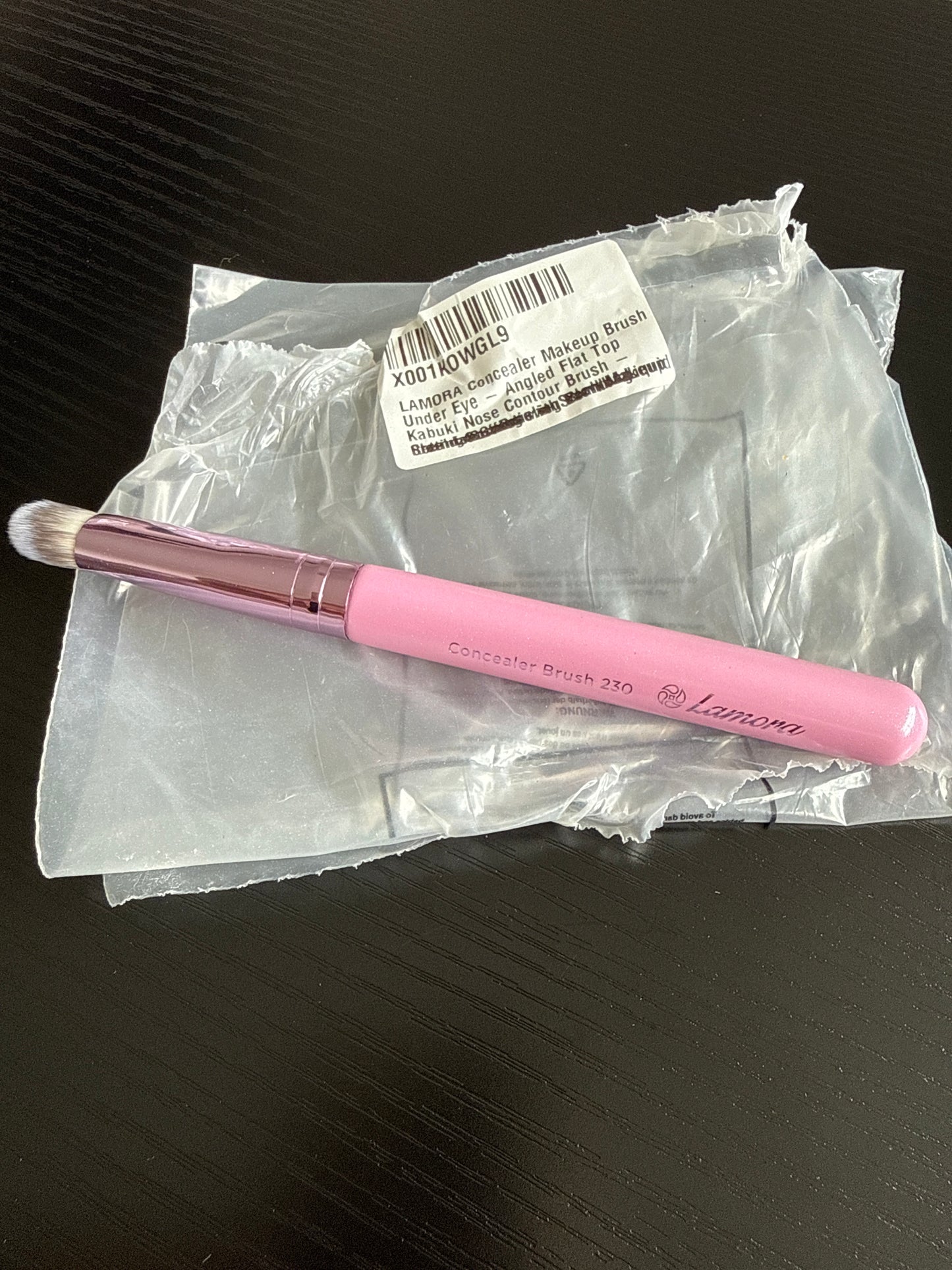 LAMORA Concealer Makeup Brush Under Eye