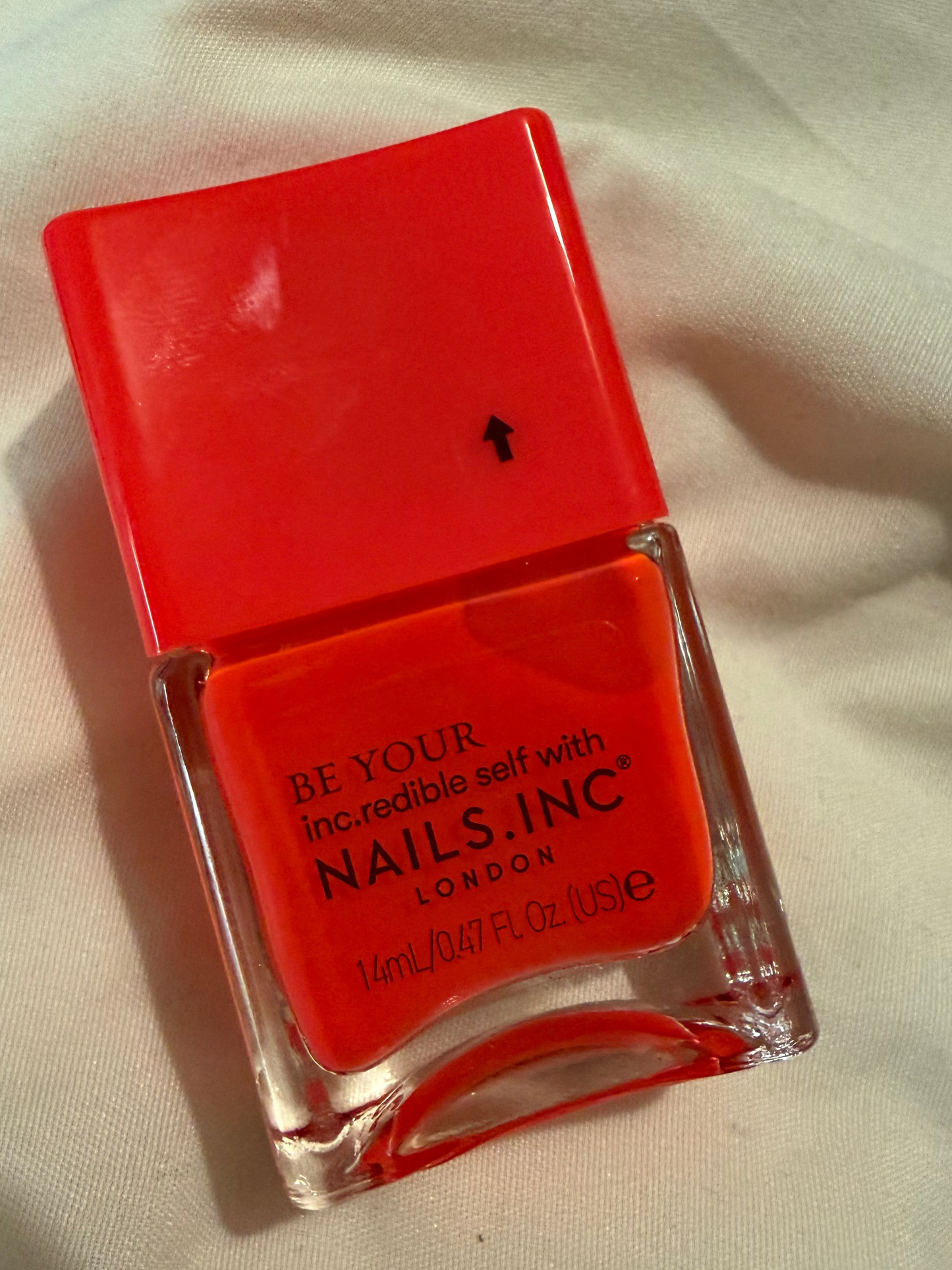 Be your incredible self nails inc london - Shade: coral street