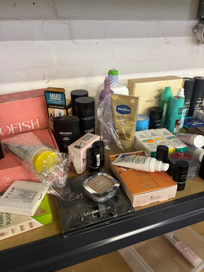 70 x Beauty Products (damaged boxes)