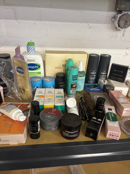 70 x Beauty Products (damaged boxes)