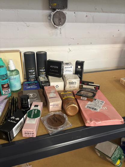 70 x Beauty Products (damaged boxes)