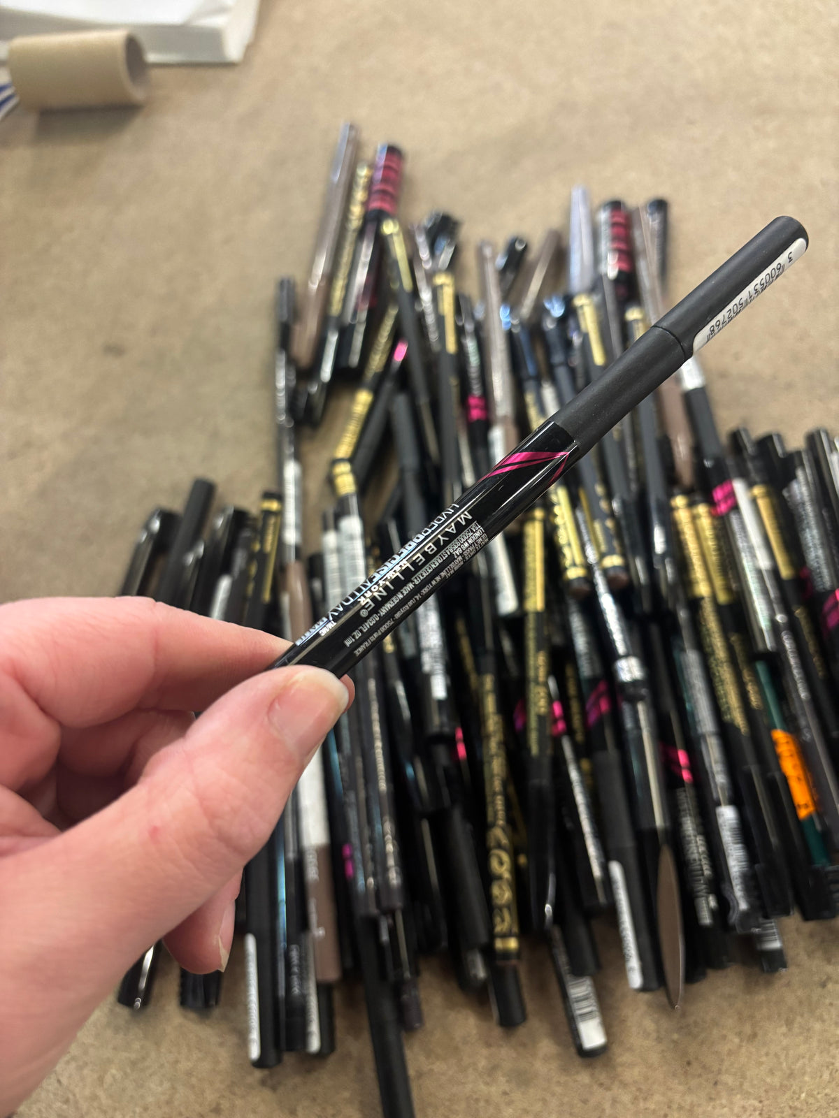 82 x Eyeliners & Brow Pencils