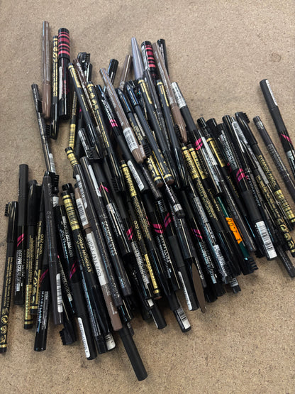 82 x Eyeliners & Brow Pencils