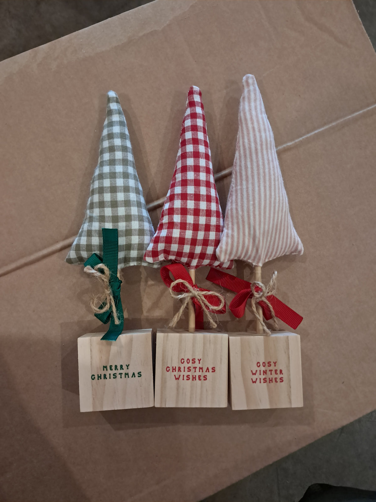Set of 3 wooden tree decor