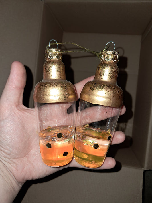 A set of Cocktail shakers tree ornament GLASS! COLLECTION ONLY!