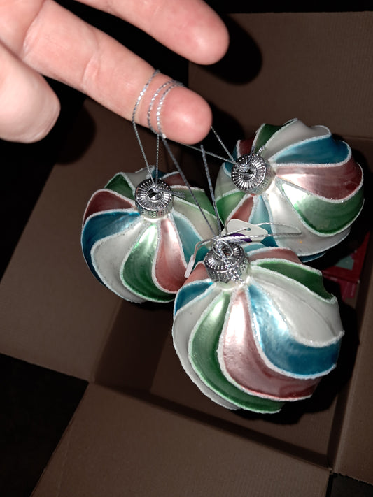 3x GLASS BAUBLES! COLLECTION ONLY!