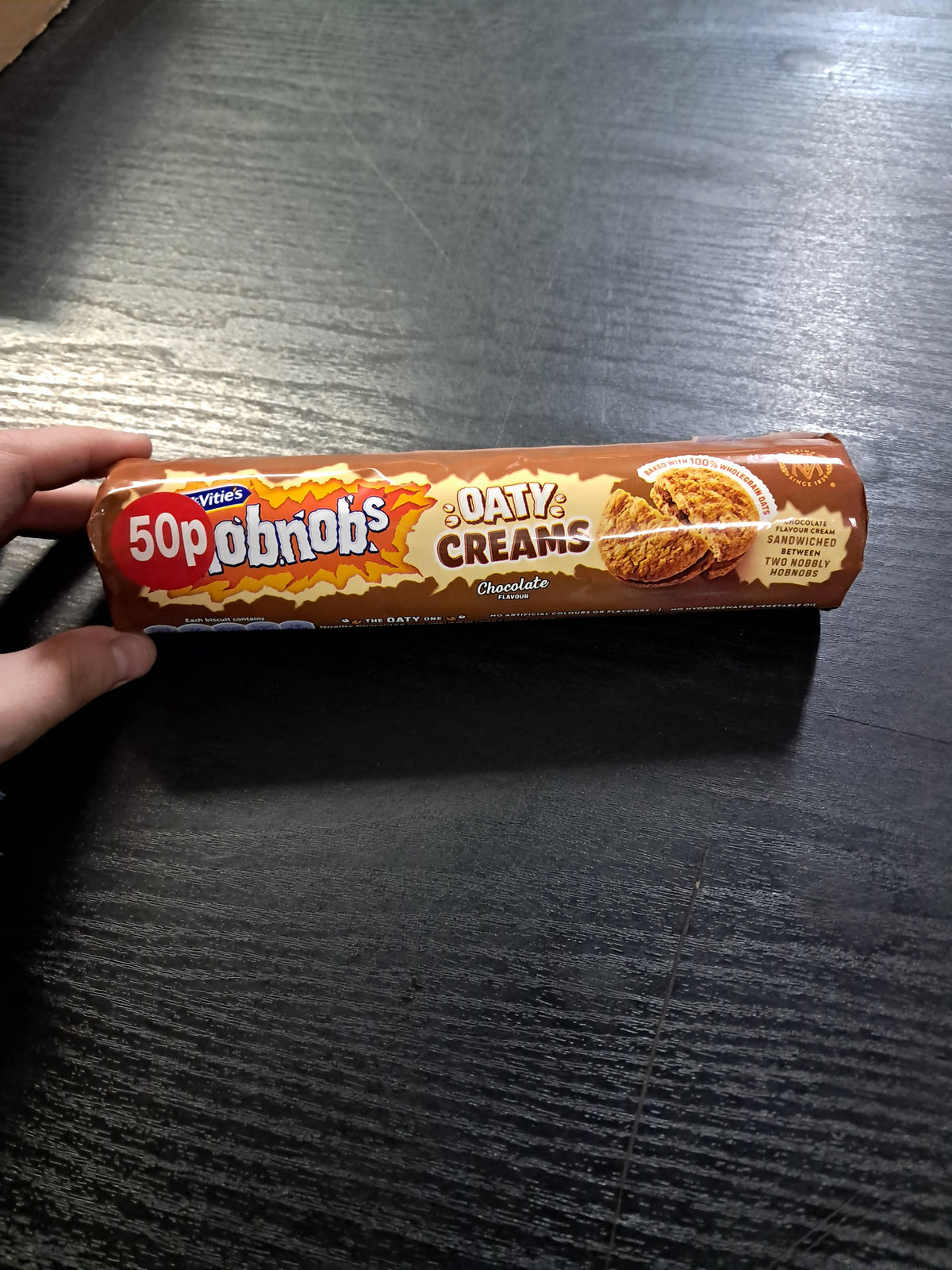 Hobnobs oaty creams - chocolate