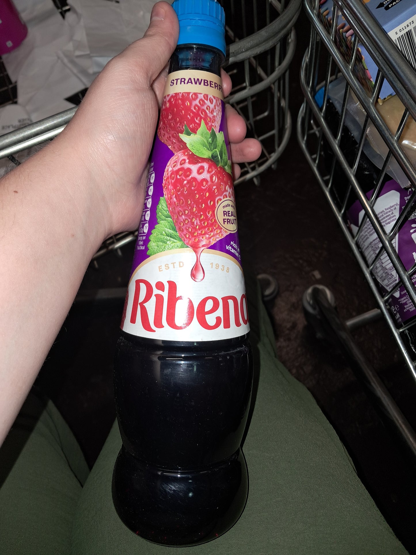 Ribena strawberry 850ml sept 2026