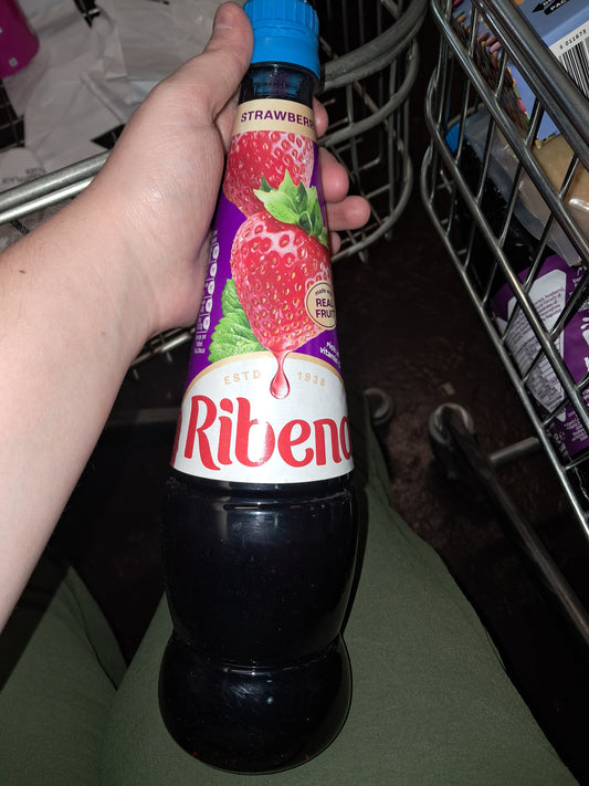 Ribena strawberry 850ml sept 2026