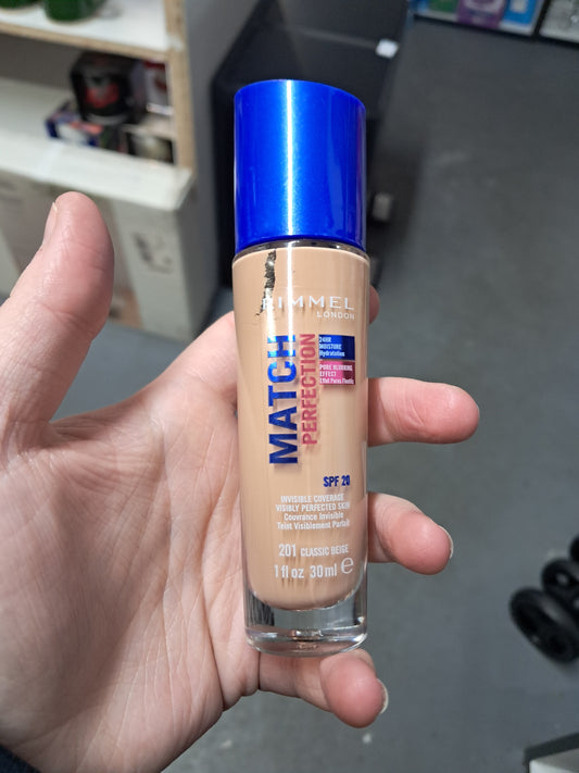 Rimmel match perfection 201 classic beige
