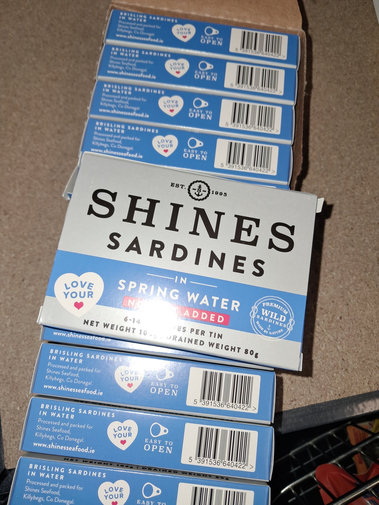 Shines sardines