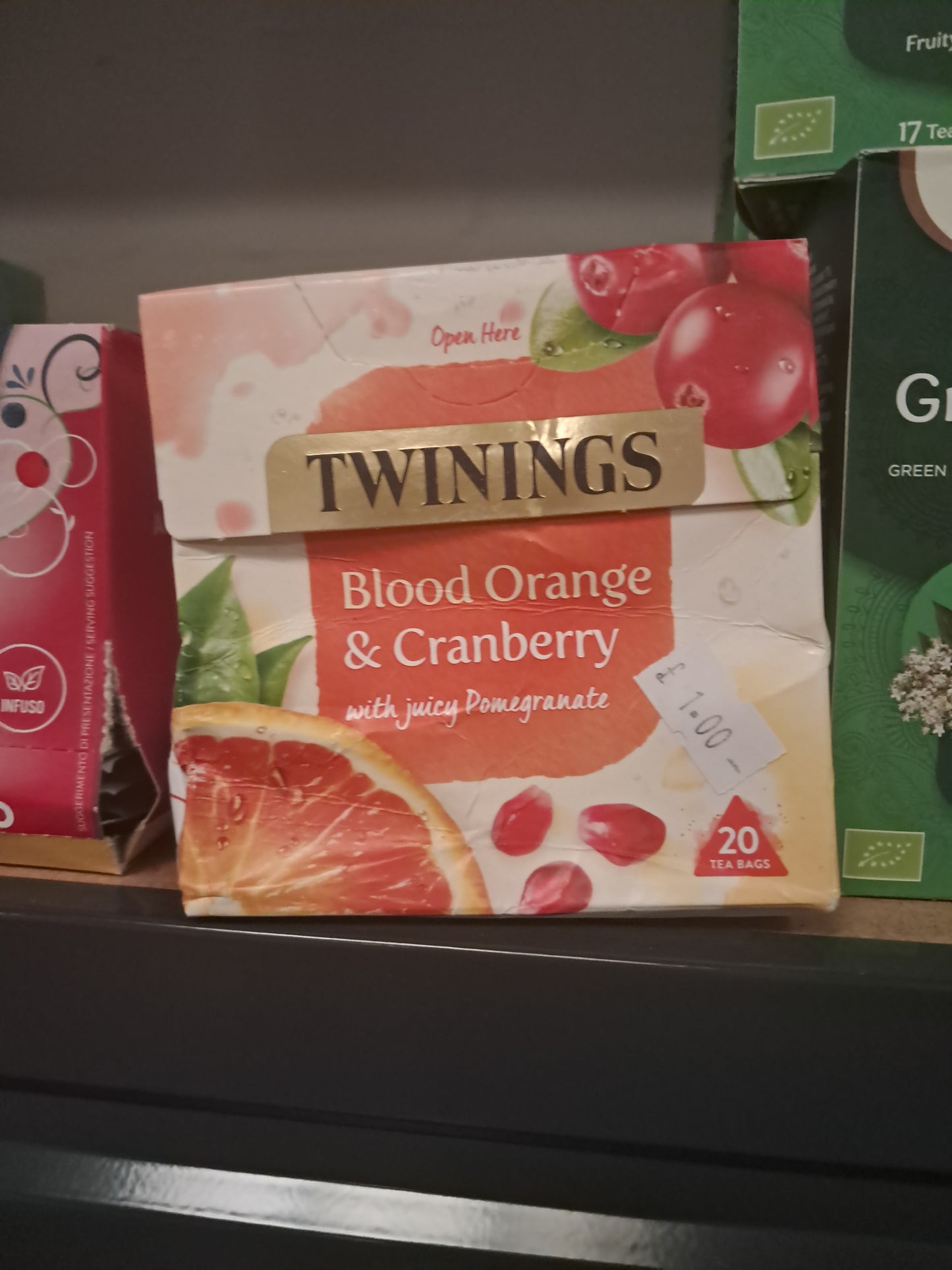 Twinnings blood orange and cranberry (damaged box)