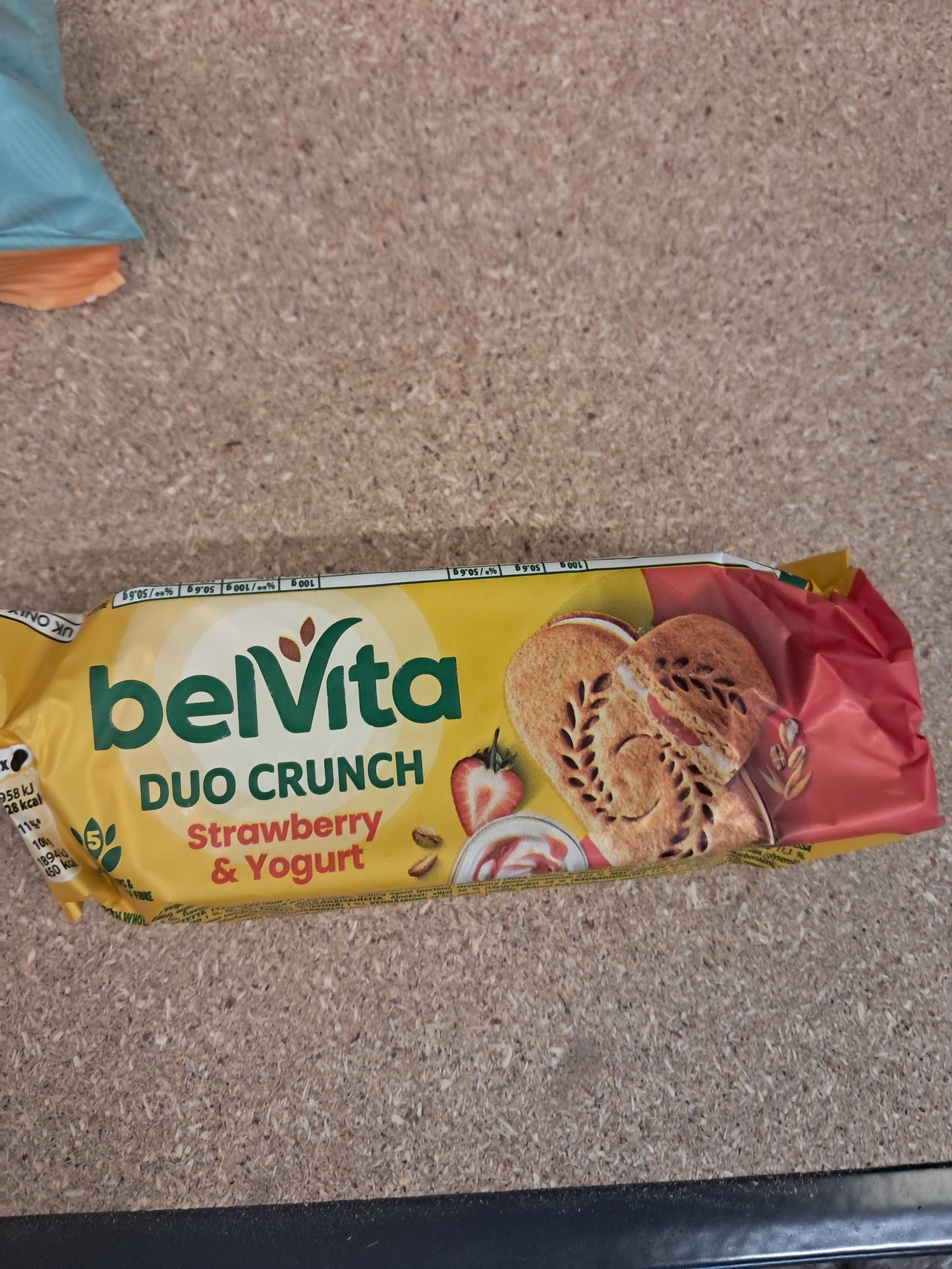 Belvita suo crunch strawberry and yoghurt